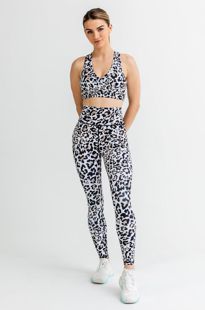 
                  
                    Load image into Gallery viewer, Jungle Sports Bra - Leopard
                  
                