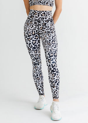 
                  
                    Load image into Gallery viewer, Jungle Leggings - Leopard
                  
                