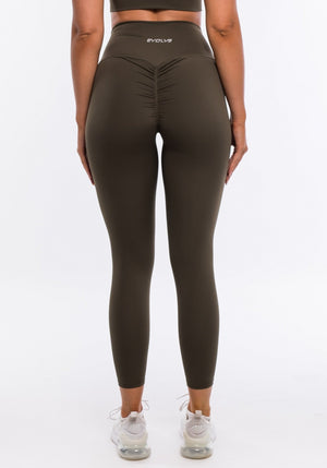 Kiyimdagi porno suratga tushish Klitorisni yalash porno video