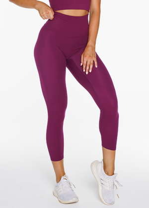 
                  
                    Load image into Gallery viewer, Signature Leggings - Sangria
                  
                