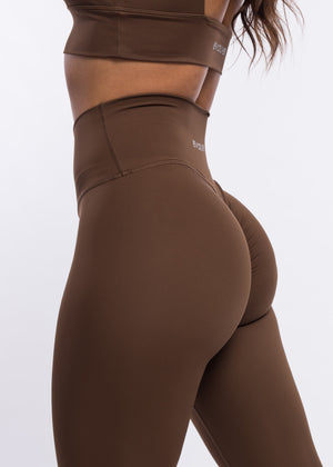 
                  
                    Load image into Gallery viewer, Super Scrunch Leggings - Chocolate
                  
                