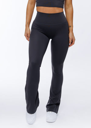 
                  
                    Load image into Gallery viewer, Vantage Flare Leggings - Graphite
                  
                