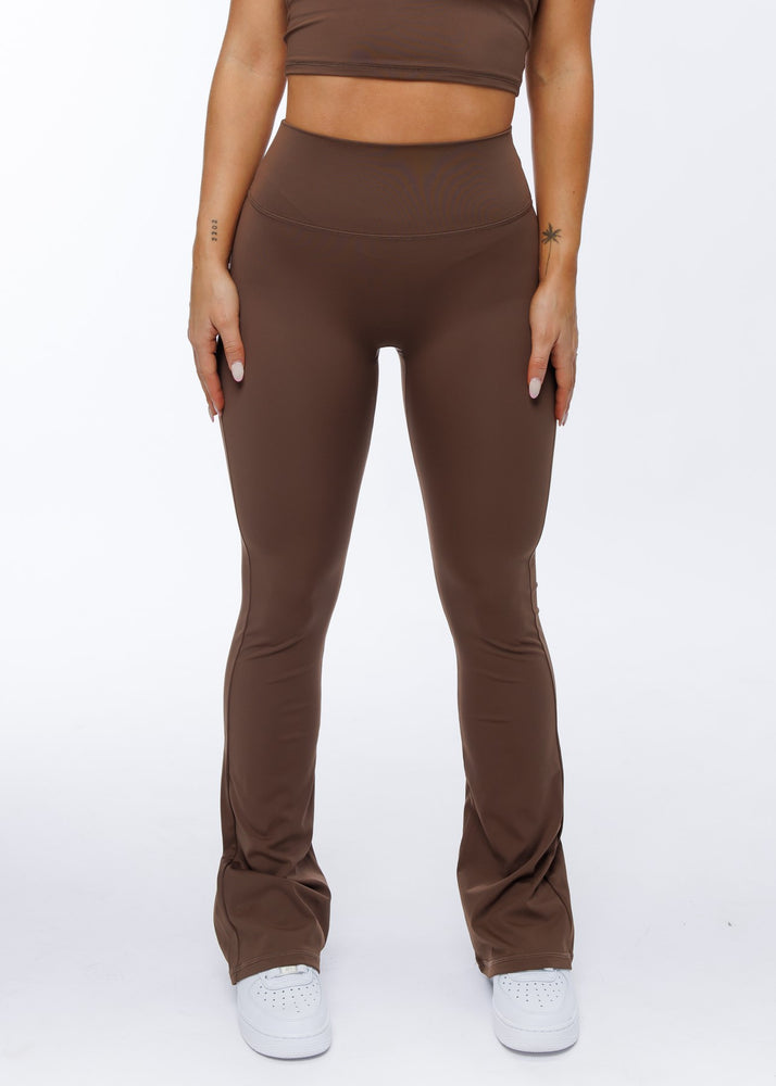 
                  
                    Load image into Gallery viewer, Vantage Flare Leggings - Chocolate
                  
                